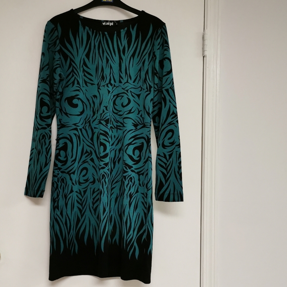 Soft Dress - Picture 3 of 4